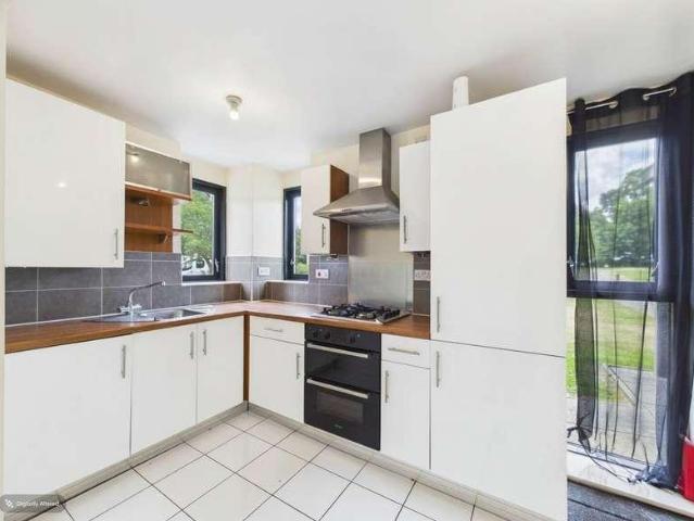Flat for sale in West Yorkshire