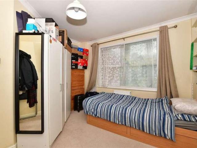Flat for sale in Hooley, Red Hill