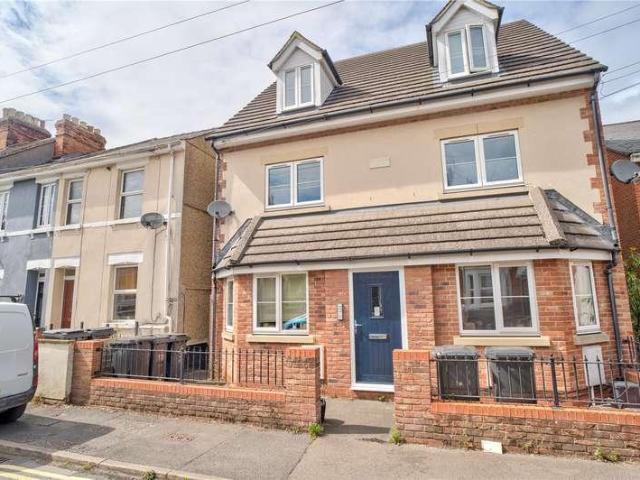 Flat for sale in Rodbourne, Swindon