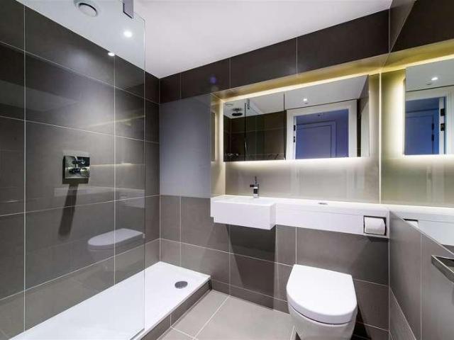Flat for sale in Nine Elms, Greater London