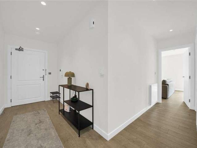 Flat for sale in Ratcliffe, Limehouse
