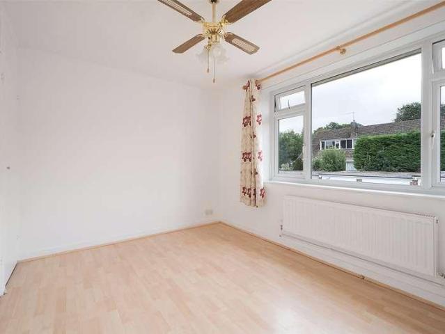 Flat for sale in Pachesham Park, Surrey
