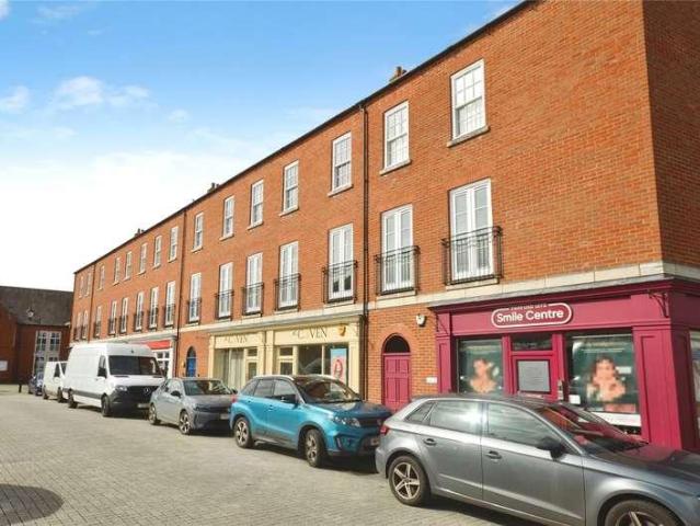 Flat for sale in Coldharbour, Buckinghamshire
