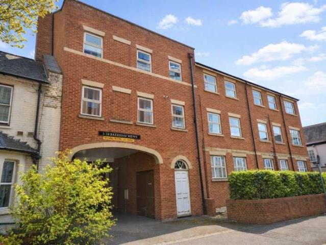 Flat for sale in Newtown, Reading