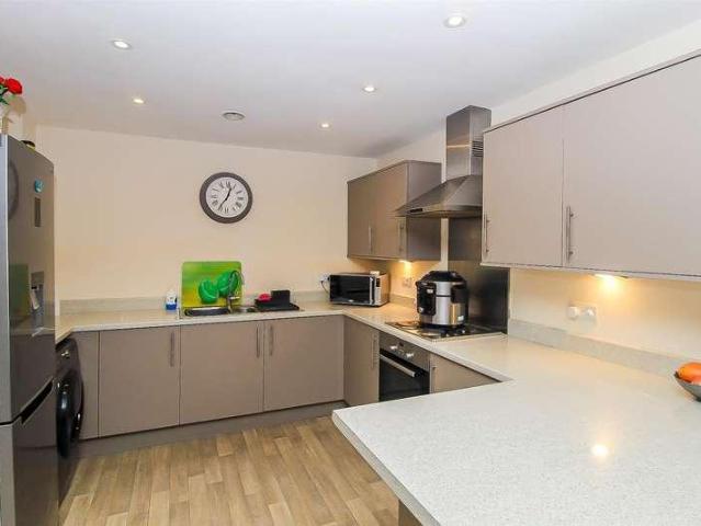 Flat for sale in Gawthorpe, West Yorkshire