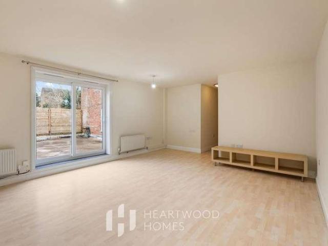 Flat for sale in Pouchen End, Hertfordshire