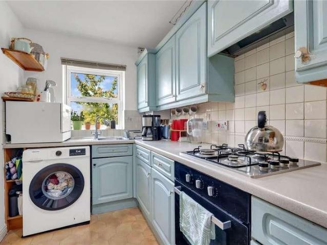 Flat for sale in London Borough of Croydon, Greater London