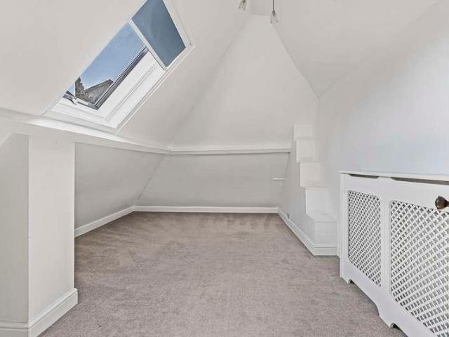 Flat for sale in Guildford Park, Westborough