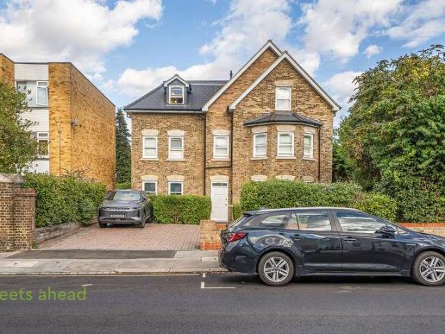 Flat for sale in London Borough of Croydon, Addiscombe