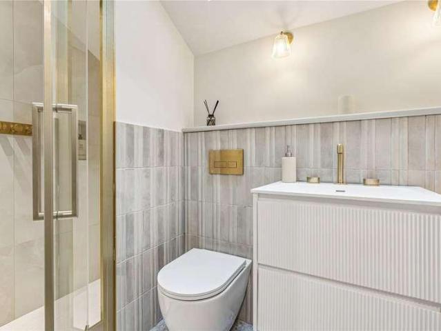 Flat for sale in Putney, Greater London
