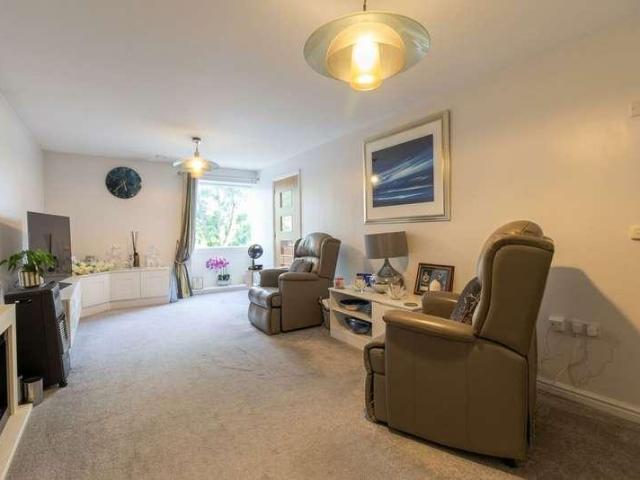 Flat for sale in Amesbury