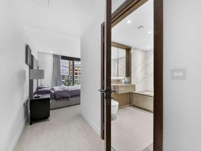 Flat for sale in Hammersmith, Greater London