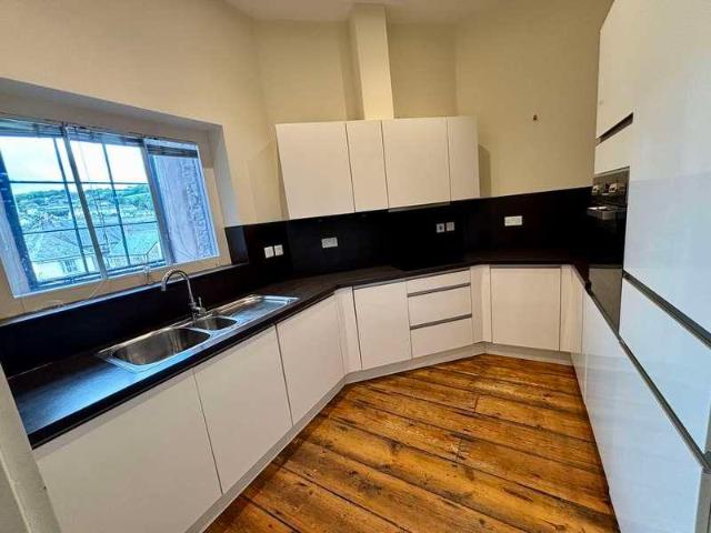 Flat for sale in Lostwithiel, Cornwall