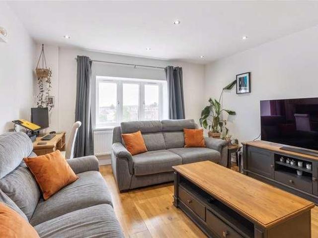 Flat for sale in London Borough of Croydon, Greater London