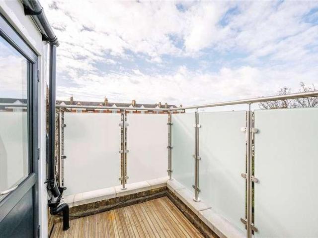 Flat for sale in London Borough of Hammersmith and Fulham, Greater London
