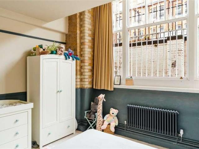 Flat for sale in South Hackney, Greater London