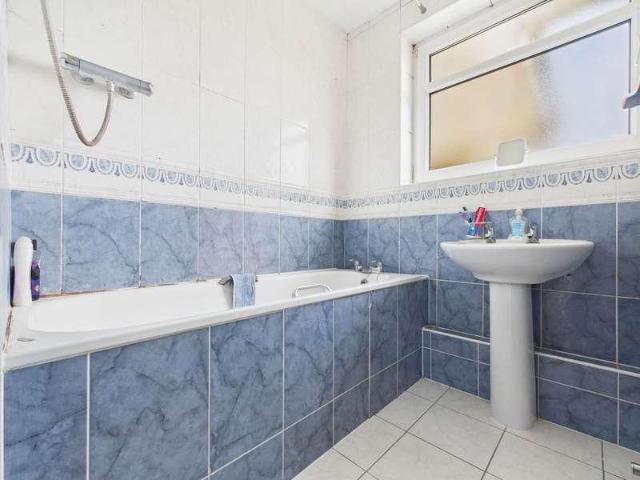 Flat for sale in Fishersgate, West Sussex