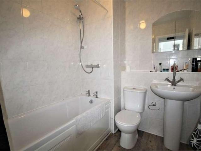 Flat for sale in Chalfont St. Peter, Denham