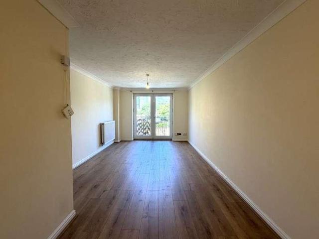 Flat for sale in Isle Of Dogs, Greater London