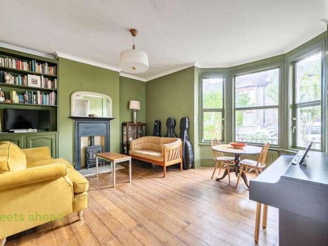 Flat for sale in London Borough of Croydon, Greater London