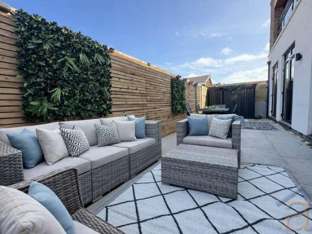 Flat for sale in Southport, Sefton