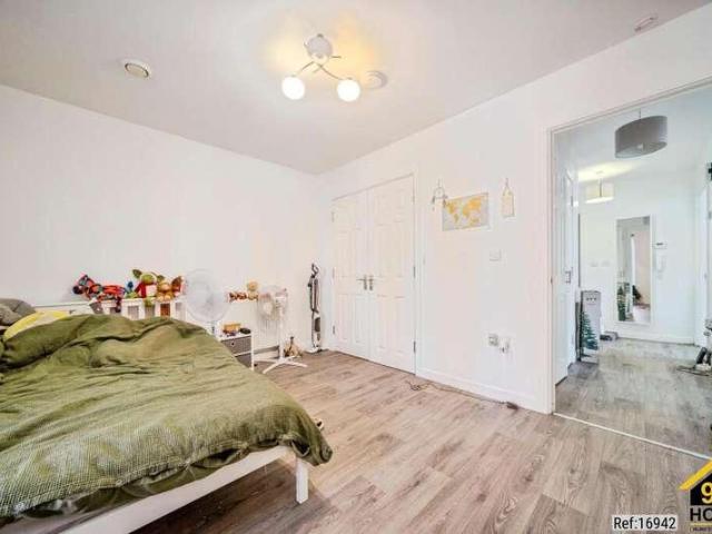 Flat for sale in Buckingham, Buckinghamshire