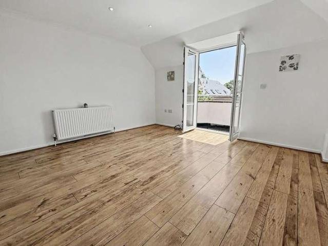 Flat for sale in Boscombe, Bournemouth