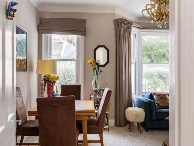 Flat for sale in London Borough of Wandsworth, Greater London