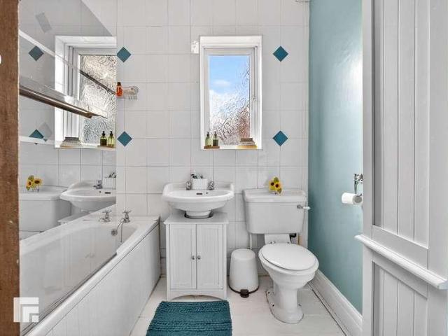 Flat for sale in Penylan, Falcon Lodge