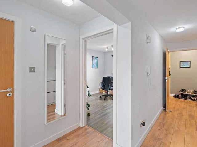 Flat for sale in Leith Links, Leith