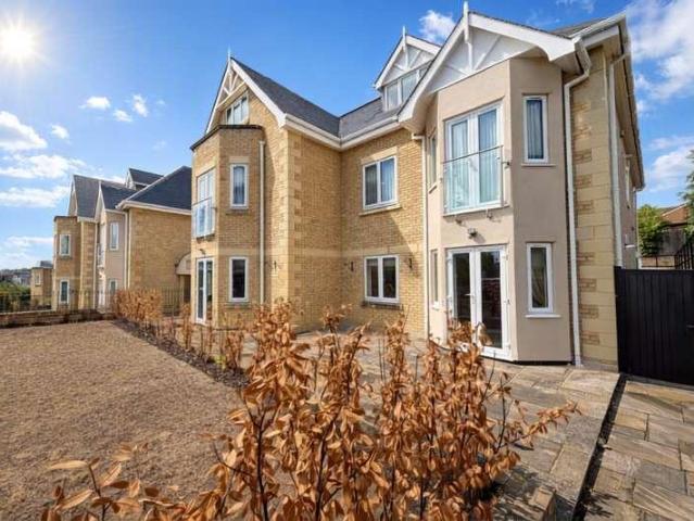 Flat for sale in Greater London