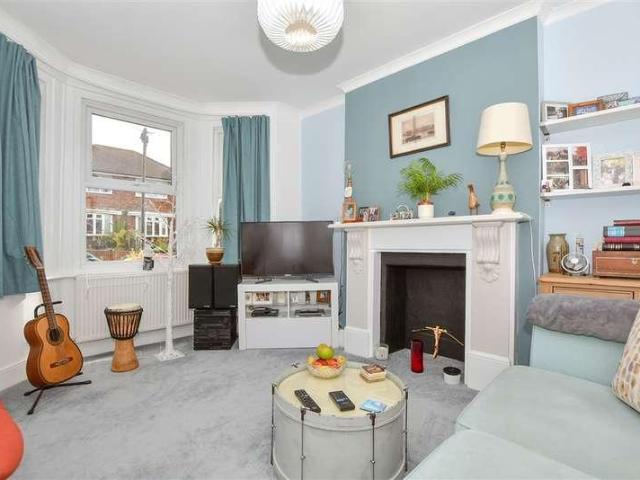 Flat for sale in Ferndale, Sandown Park