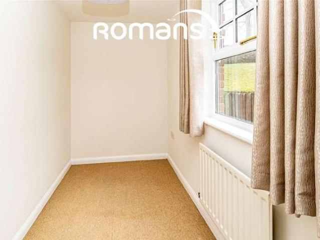 Flat for sale in Totteridge, Cressex