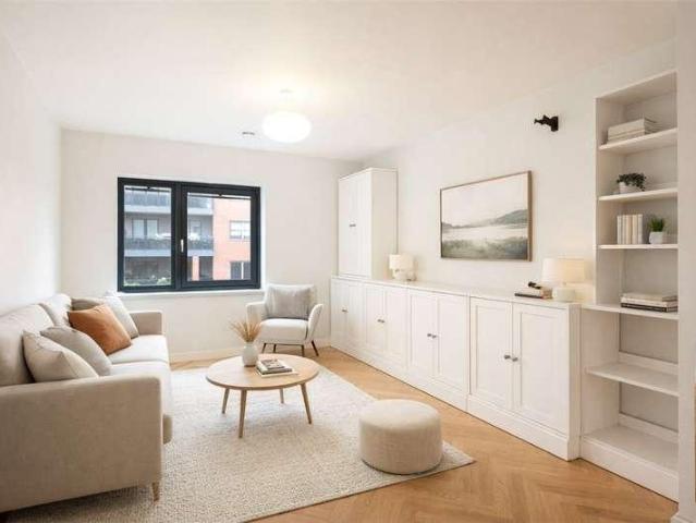 Flat for sale in Putney, Greater London