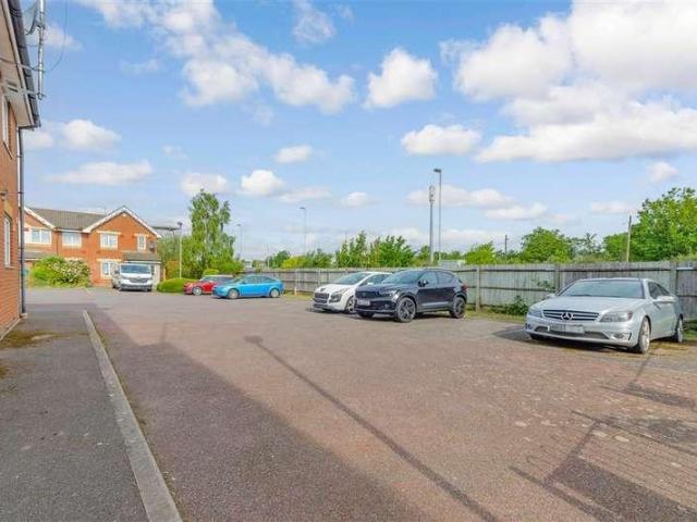 Flat for sale in Brompton, Gillingham