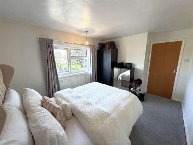 Flat for sale in Hawton, Alverton