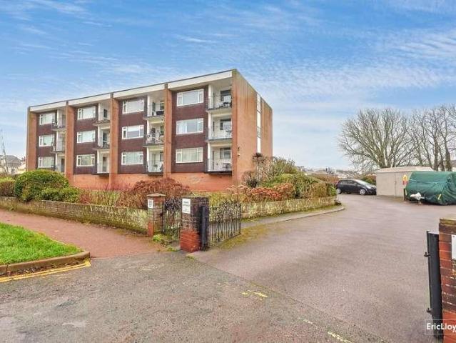 Flat for sale in Livermead