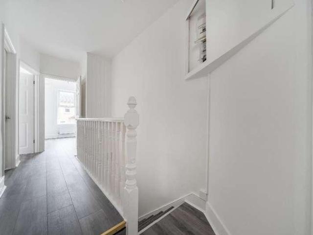 Flat for sale in London Borough of Croydon, Addiscombe