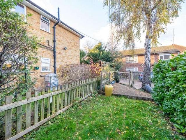Flat for sale in Sidcup, Albany Park