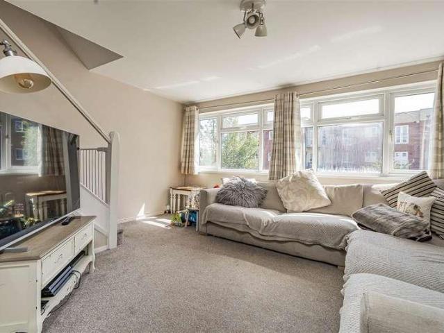 Flat for sale in Clewer Village, Windsor