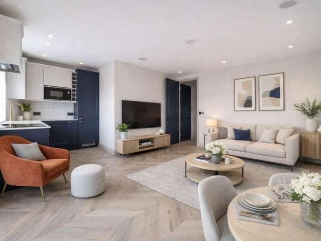 Flat for sale in London Borough of Ealing, Greater London