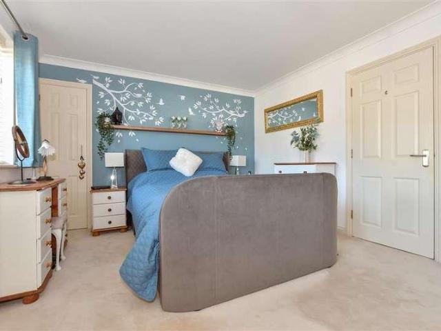 Flat for sale in Folkestone, Golden Valley