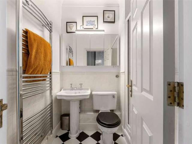 Flat for sale in Pachesham Park, Surrey