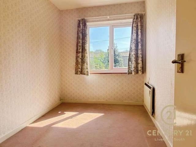 Flat for sale in Liverpool, Woolton