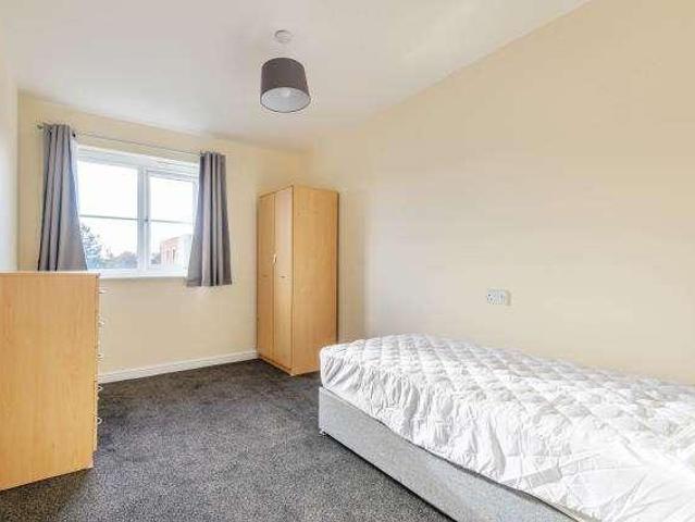 Flat for sale in Barton, The Slade