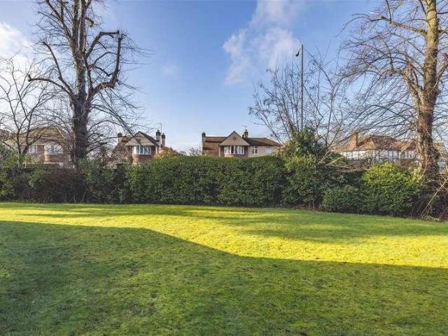 Flat for sale in Clewer Village, Windsor