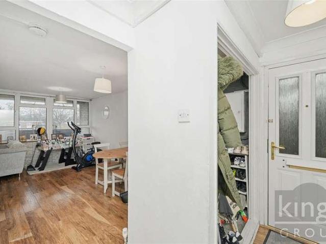 Flat for sale in Latton Bush, Harlow