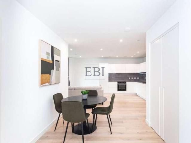 Flat for sale in Silvertown, Greater London