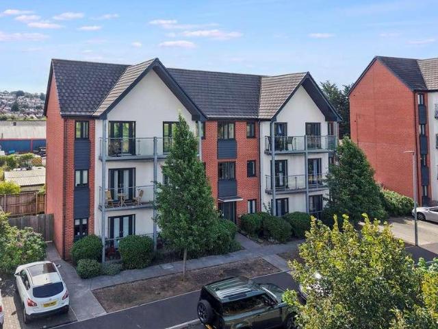 Flat for sale in East Usk, Wales