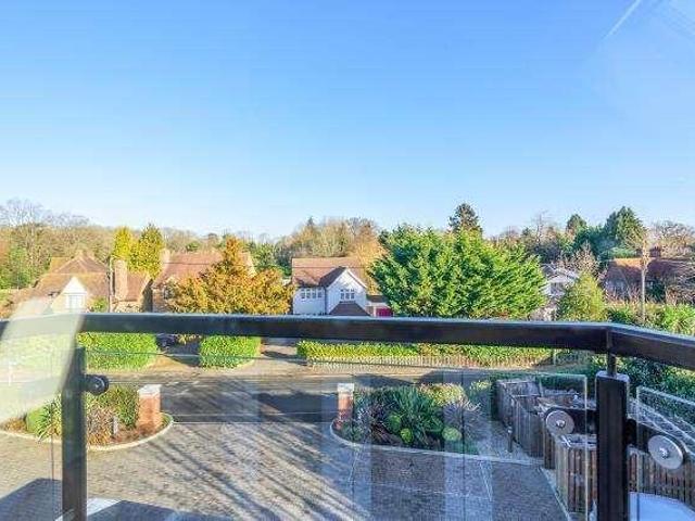 Flat for sale in Amersham